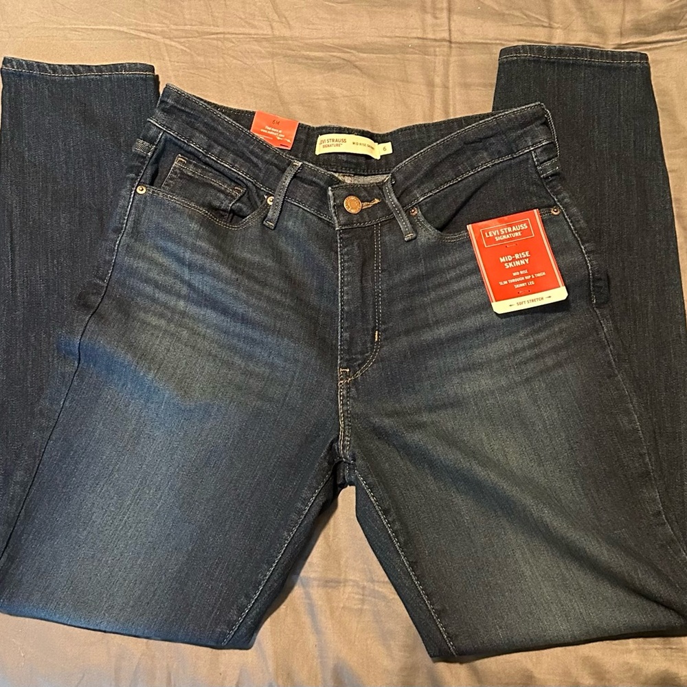 Levi's Women’s Mid-Rise Skinny Jeans in Dark Indigo